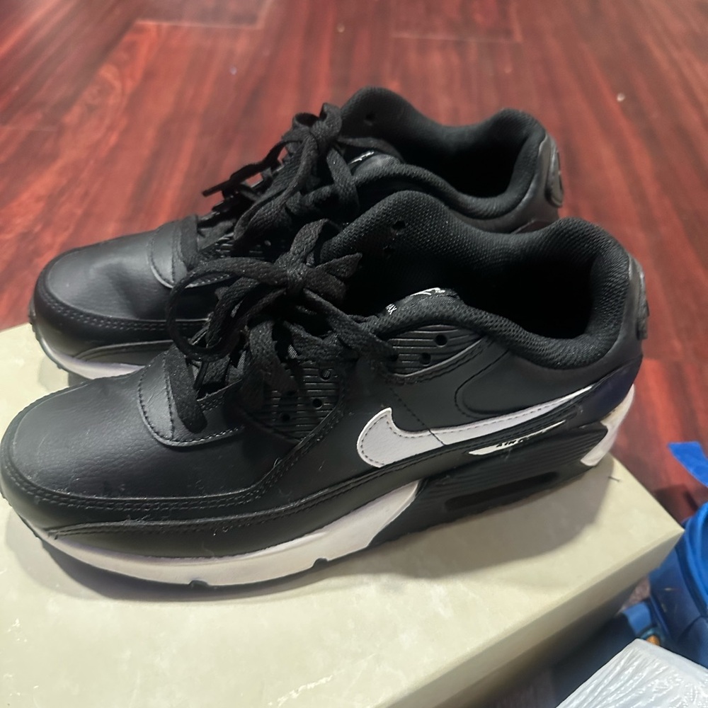 Nike Classic Black and White Athletic Shoes - Picture 2 of 5